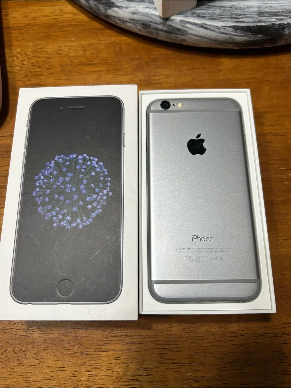 Apple iPhone 6 Space Gray / Silver Dual-Tone Smartphone